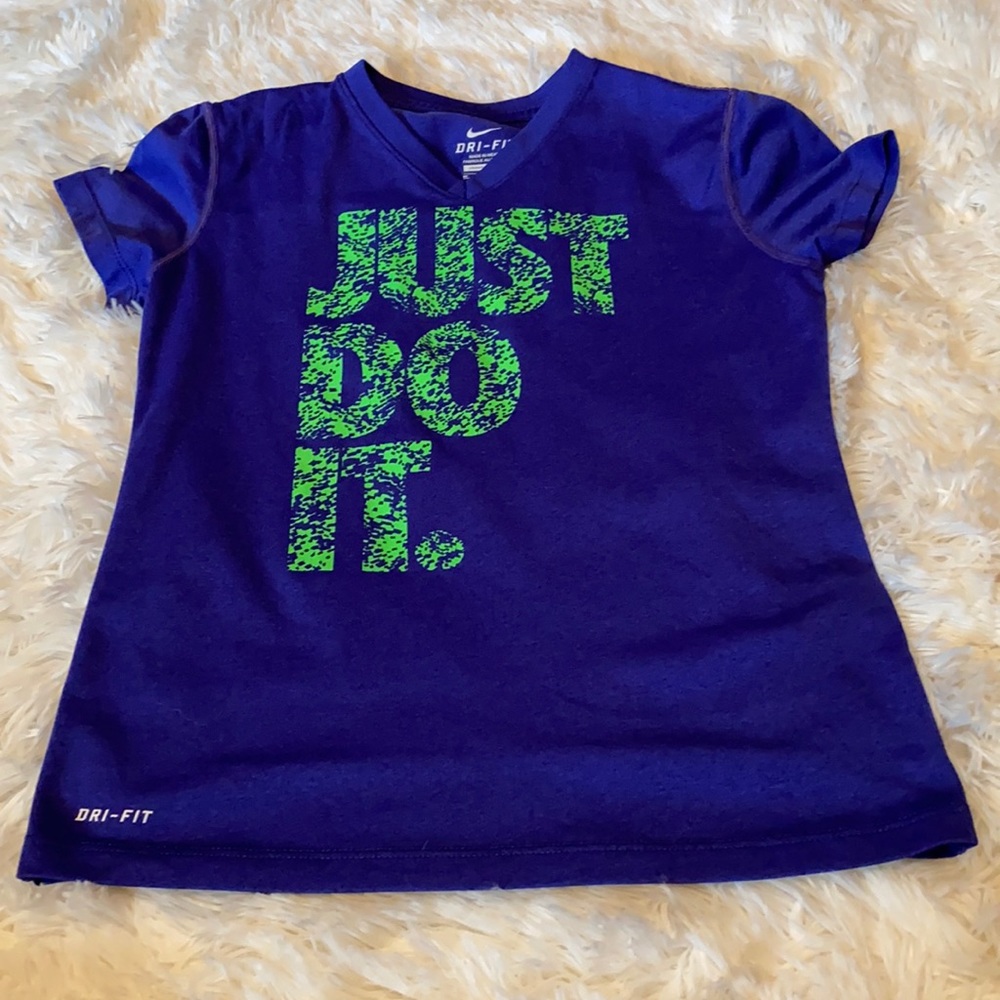 Girls Nike T-Shirt